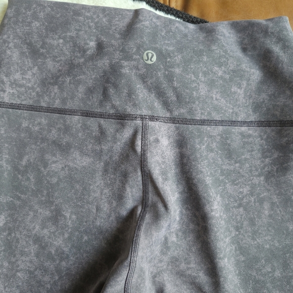 Lululemon Denim Wash Dusky Lavendar Wunder Train HR Tight Size 10 - Picture 7 of 8